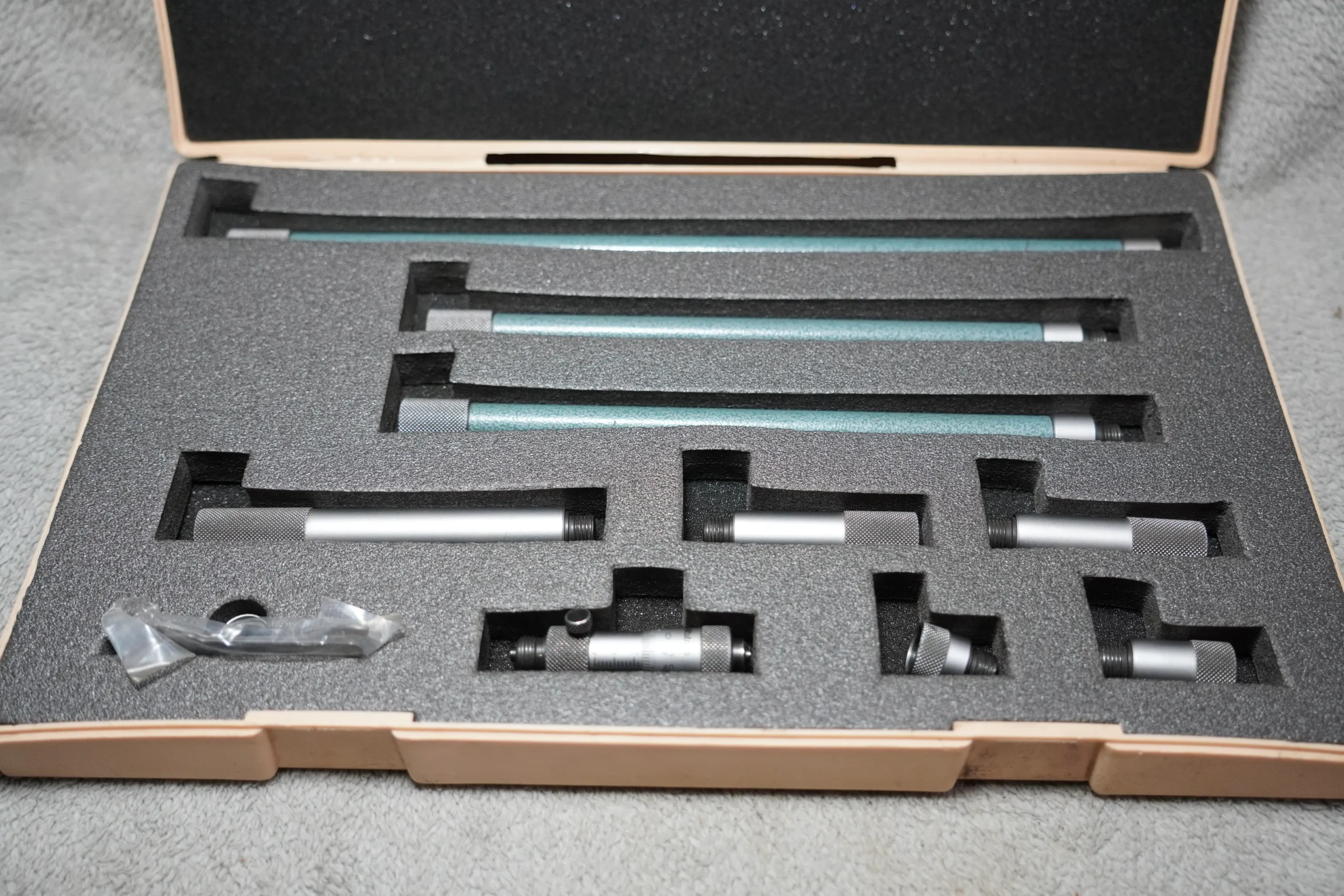 MITUTOYO Inside Micrometer 50-1000mm (Extension Type), 0.01mm Resolution - Image 6