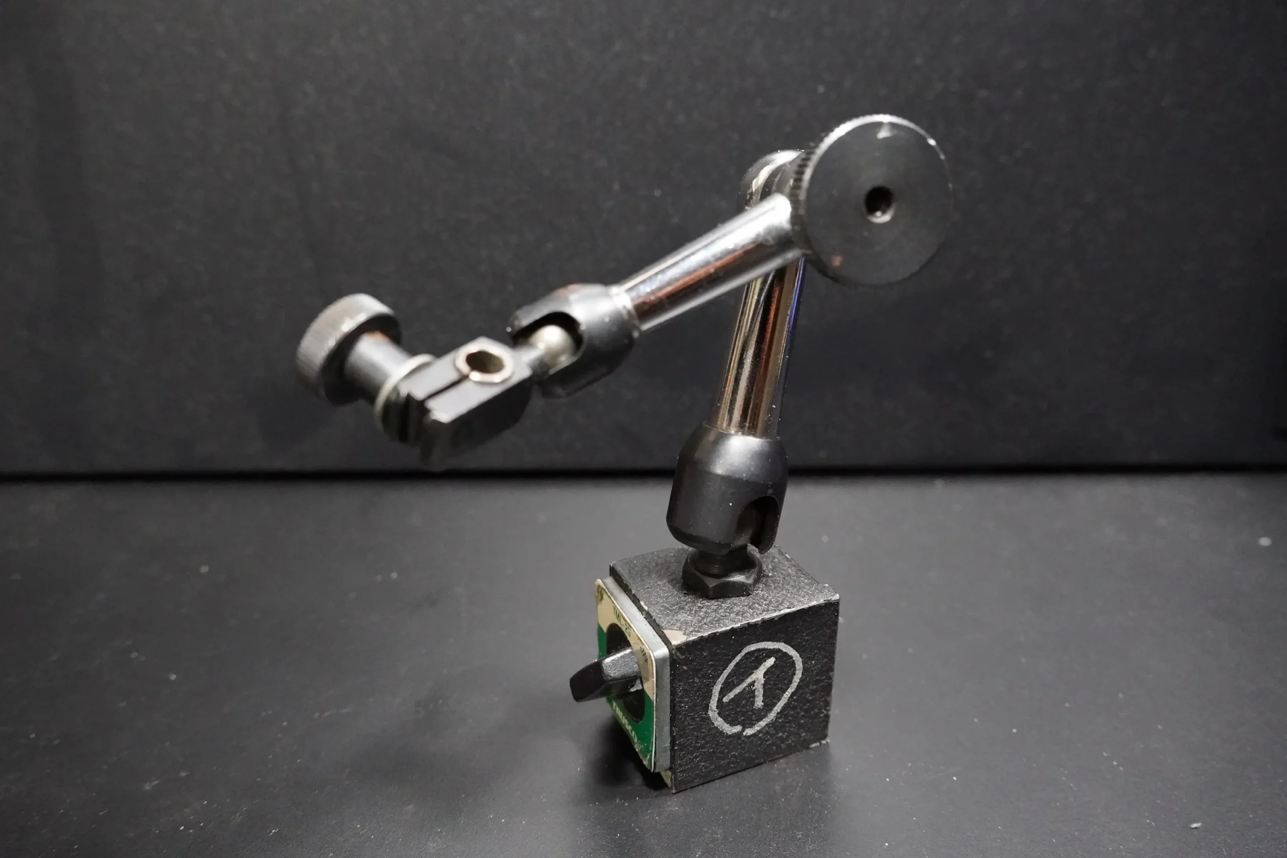 TRUSCO TML‑25 Magnetic Base Small‑Lock Type - Image 3