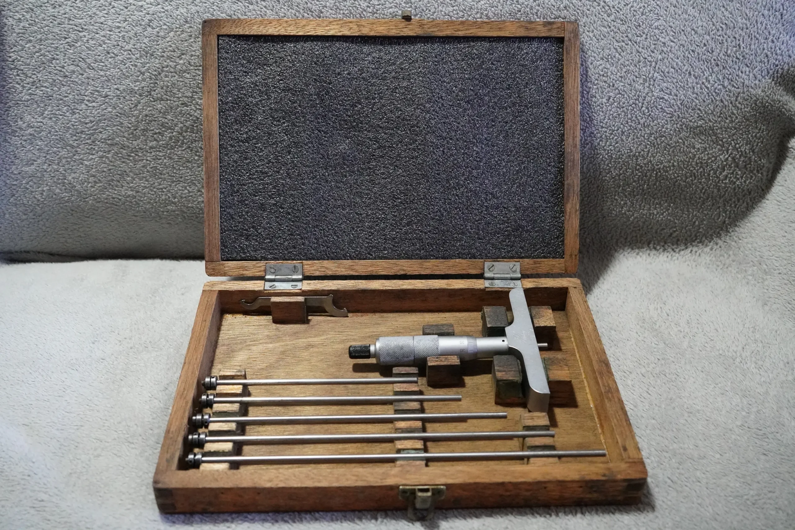 MITUTOYO Depth Micrometer 0-150mm, 0.01mm Resolution - Image 3
