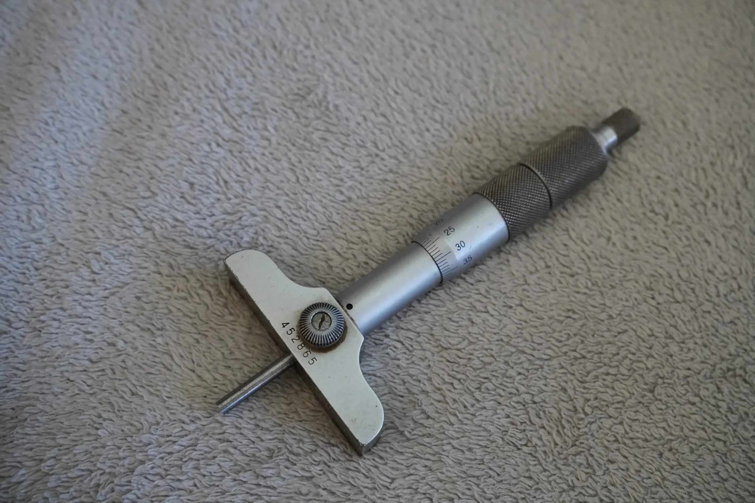 MITUTOYO Depth Micrometer 25–50 mm, 0.01mm Resolution - Image 2