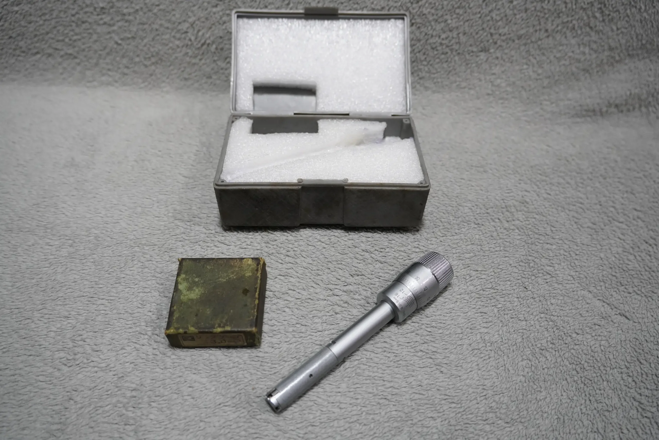 MITUTOYO Three-point Internal Micrometer 12-16mm, 0.005mm + 16mm Setting Ring - Image 3