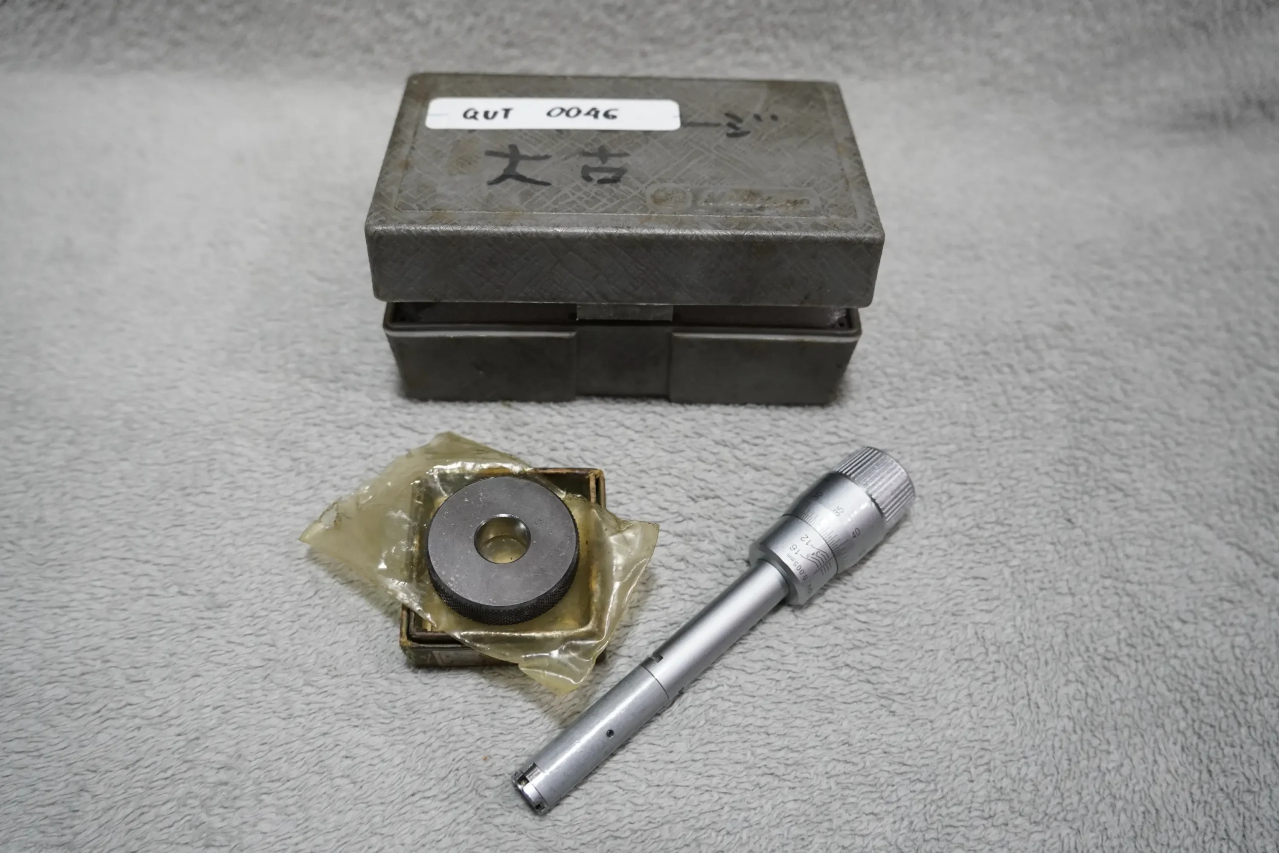 MITUTOYO Three-point Internal Micrometer 12-16mm, 0.005mm + 16mm Setting Ring - Image 2