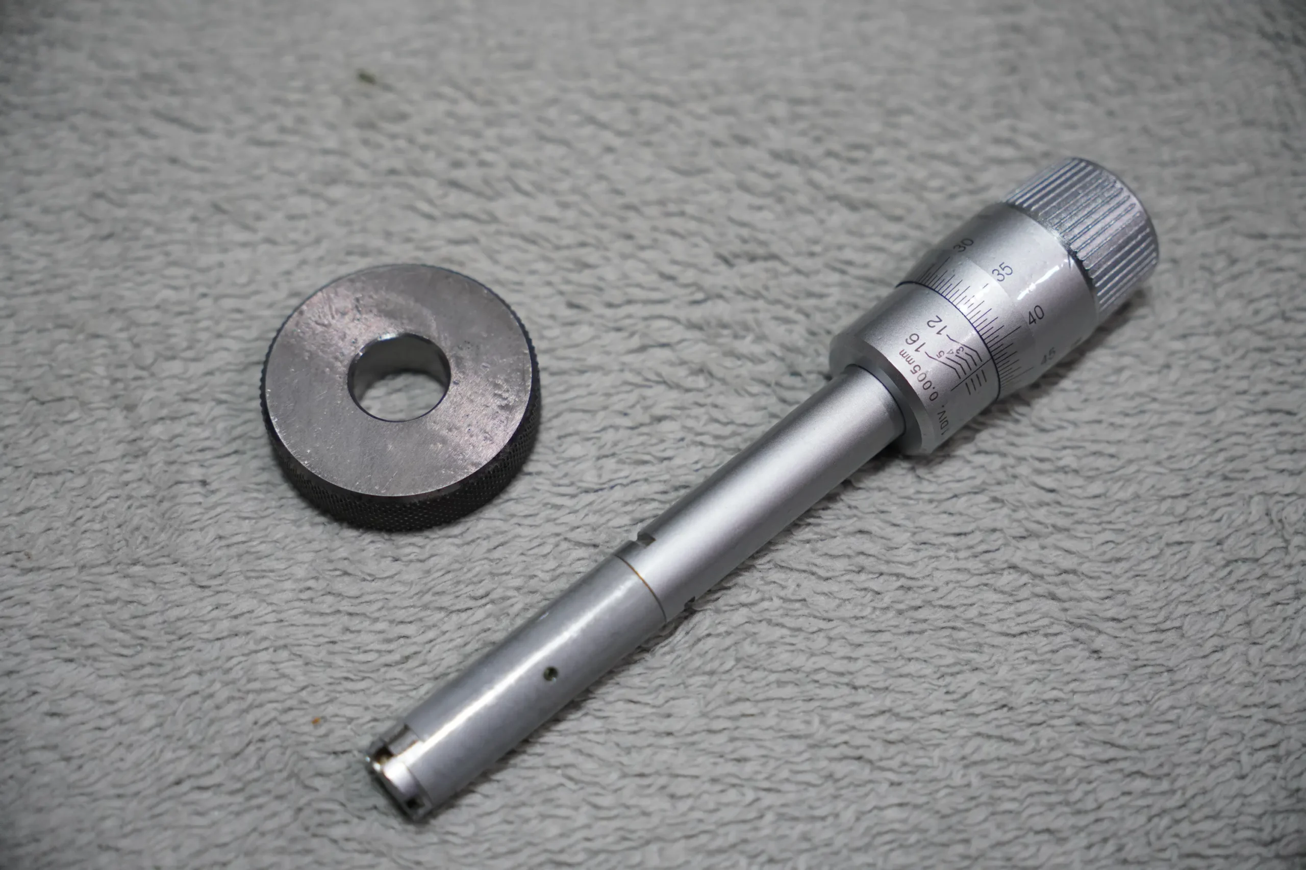 MITUTOYO Three-point Internal Micrometer 12-16mm, 0.005mm + 16mm Setting Ring - Image 4