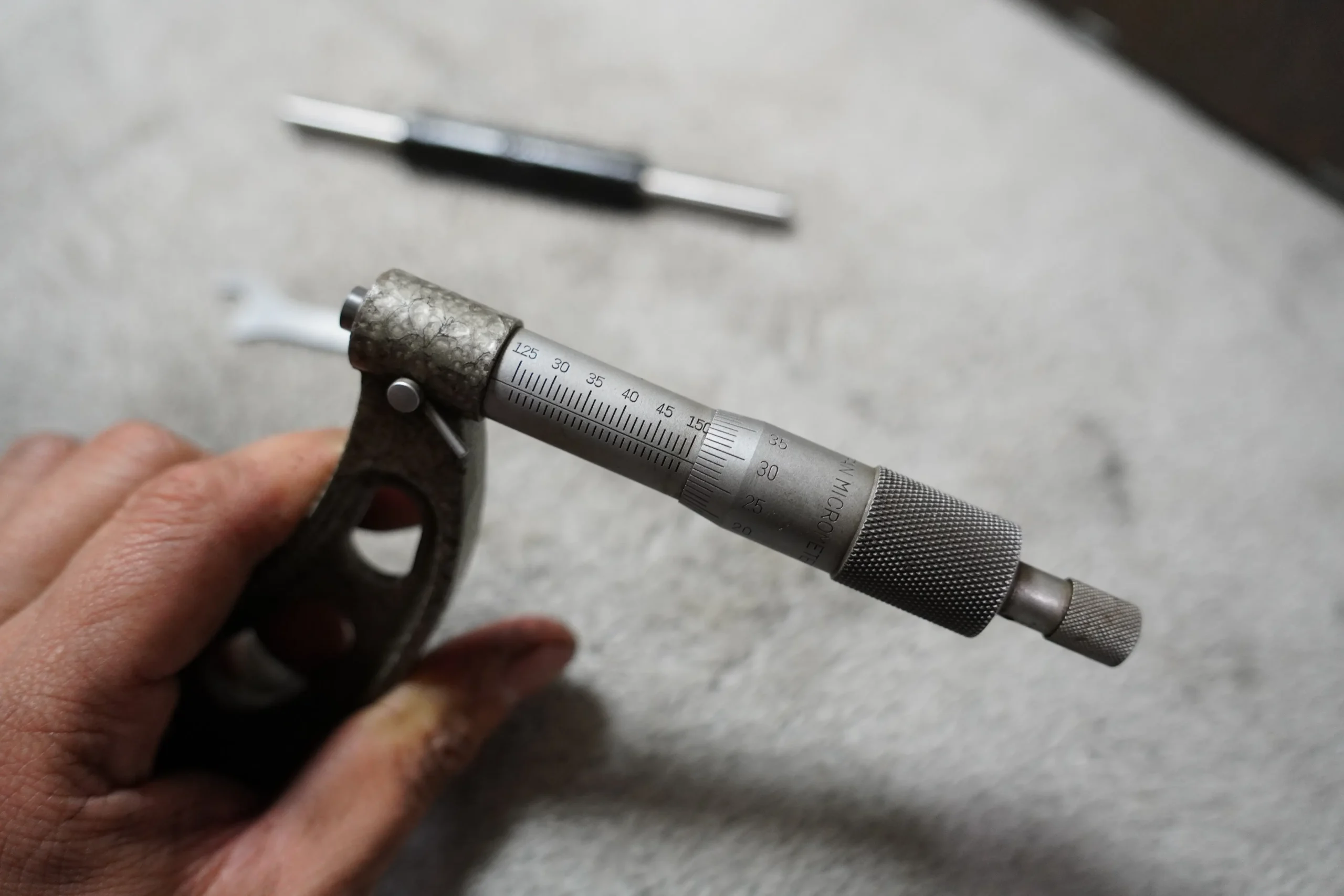 NSK Outside Micrometer – 125–150 mm, 0.01 mm Resolution - Image 8