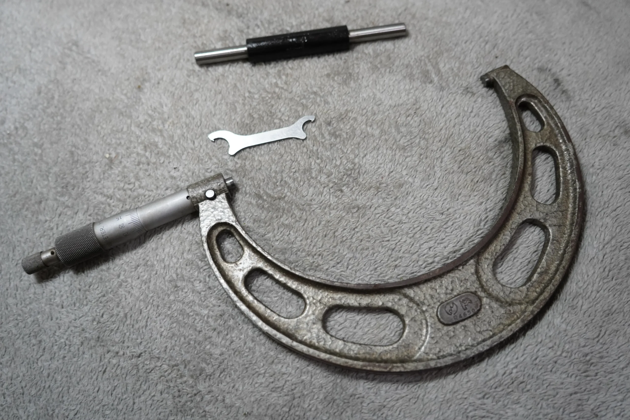 NSK Outside Micrometer – 125–150 mm, 0.01 mm Resolution - Image 5