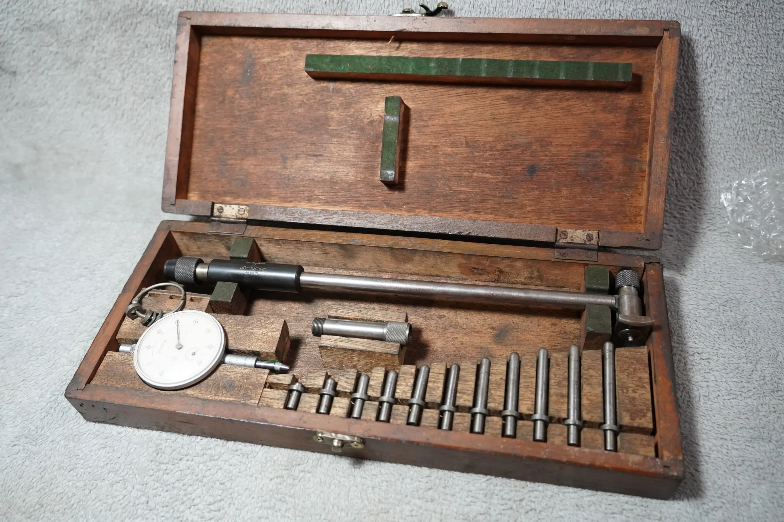 TOYOSEIKI Dial Bore Gauge 50–150 mm Range (c/w Peacock Dial Indicator 5mm, 0.01mm) - Image 2
