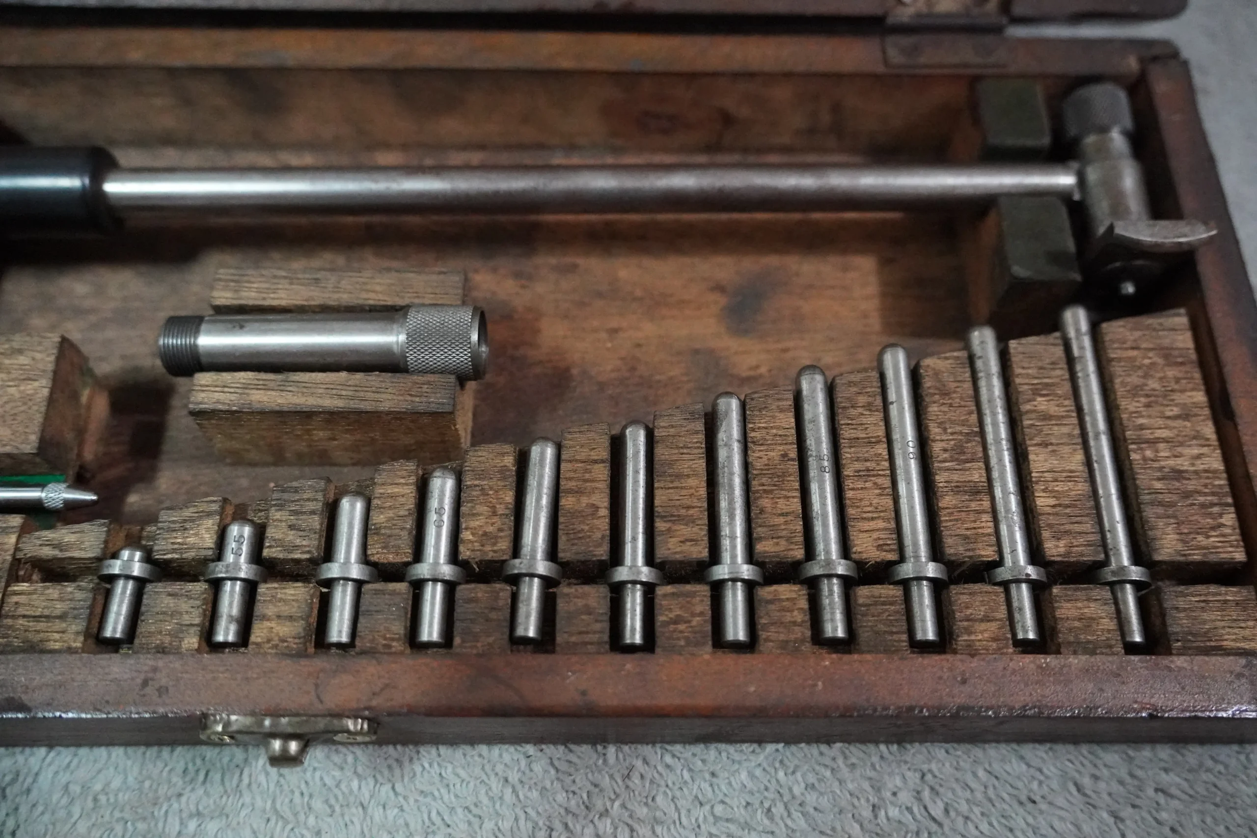 TOYOSEIKI Dial Bore Gauge 50–150 mm Range (c/w Peacock Dial Indicator 5mm, 0.01mm) - Image 11