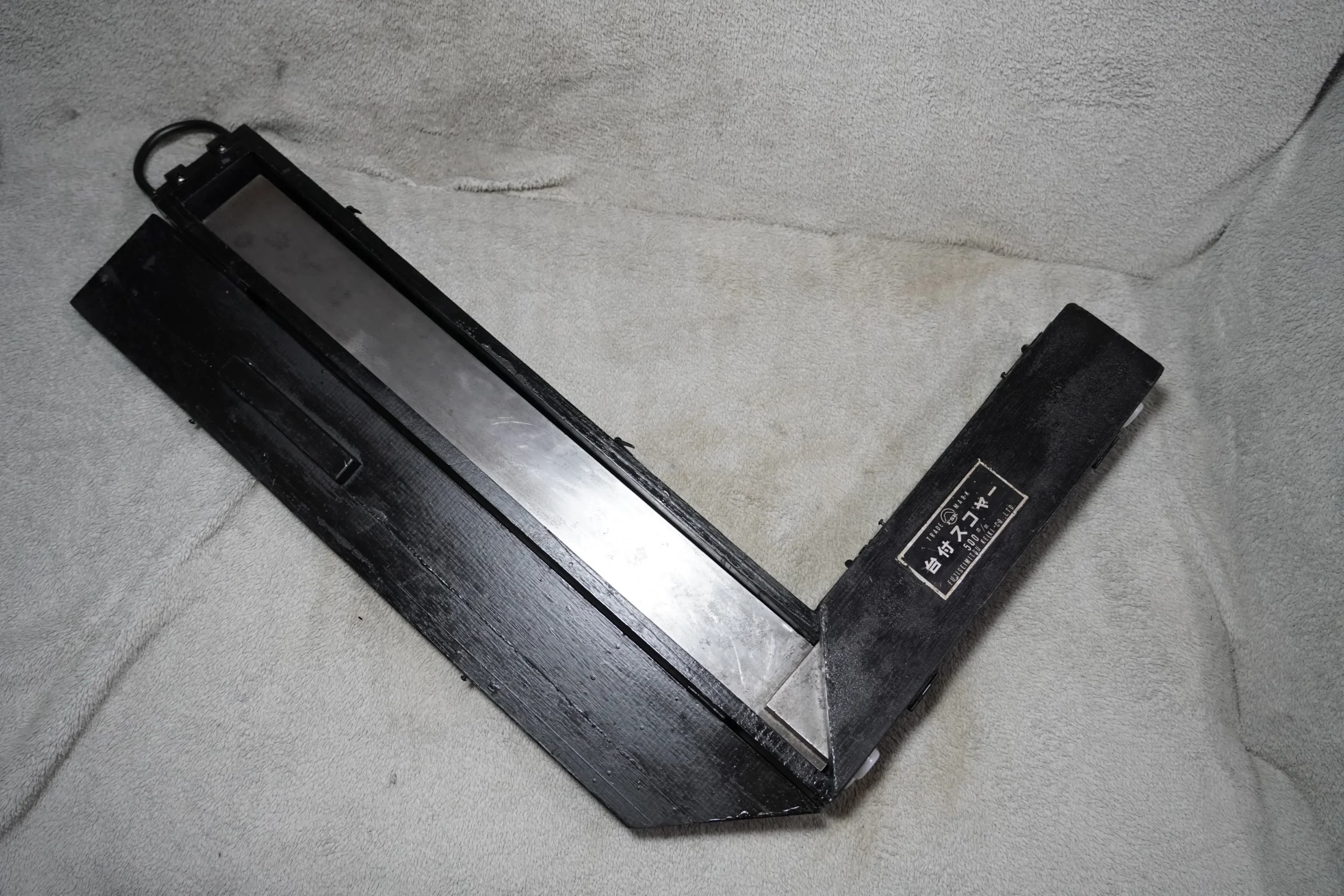 FUJISEIMITSU KEIKI Engineering Square – 500 × 300mm (c/w Wooden Case) - Image 18